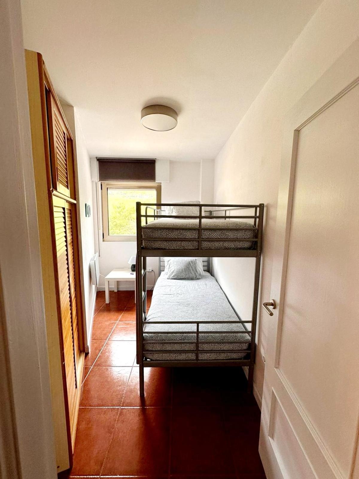 Apartamento Playa Meron ซาน บีเซนเต เด ลา บาร์เกรา ภายนอก รูปภาพ